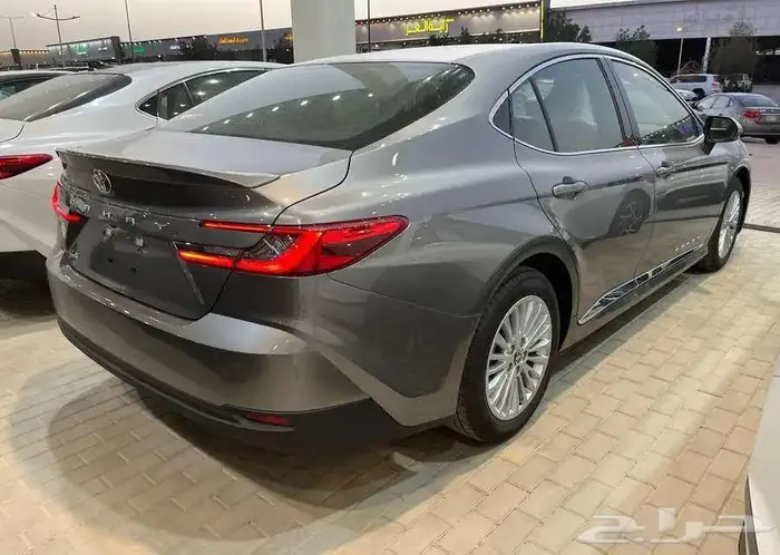 تويوتا كامري LE بنزين 2025 1