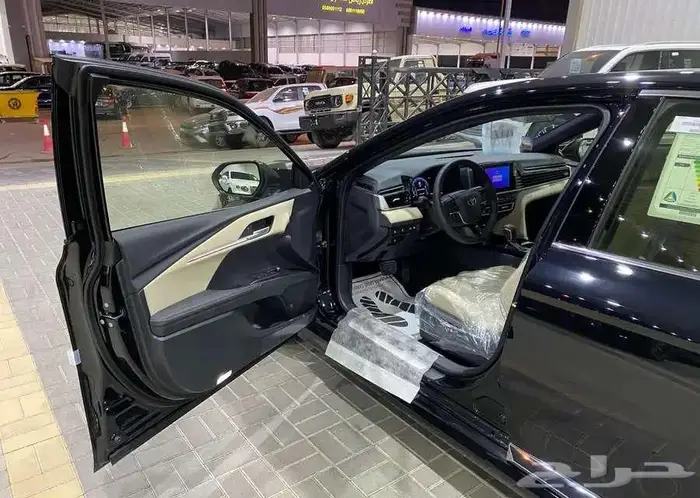 تويوتا كامري LE بنزين 2025 6