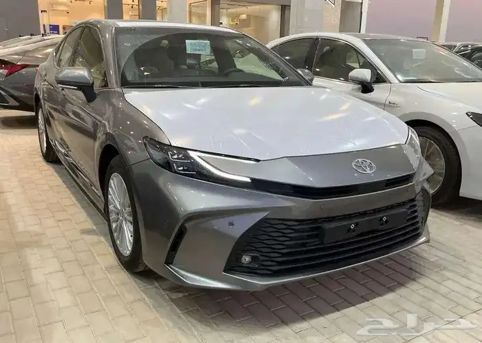 تويوتا كامري LE بنزين 2025 11