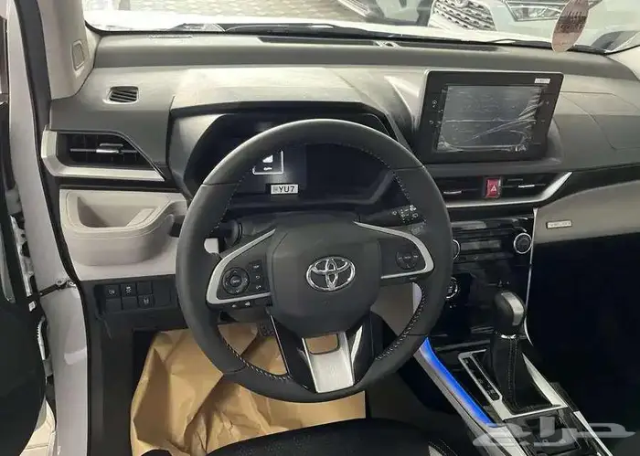 تويوتا فيلوز GLX بنزين 2025 30