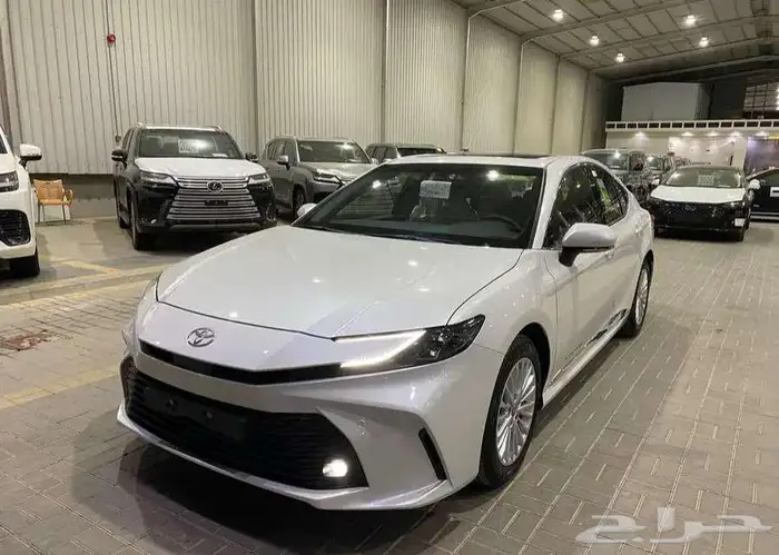 تويوتا كامري LE بنزين 2025 2