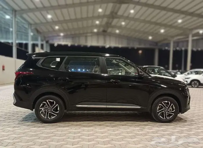 كيا كارينز 2025 مطور 4