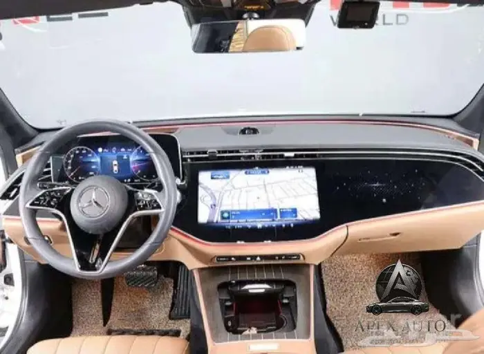 مرسيدس E300 كلاسيك 2024 9