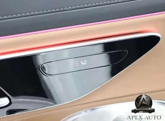 مرسيدس E300 كلاسيك 2024 14