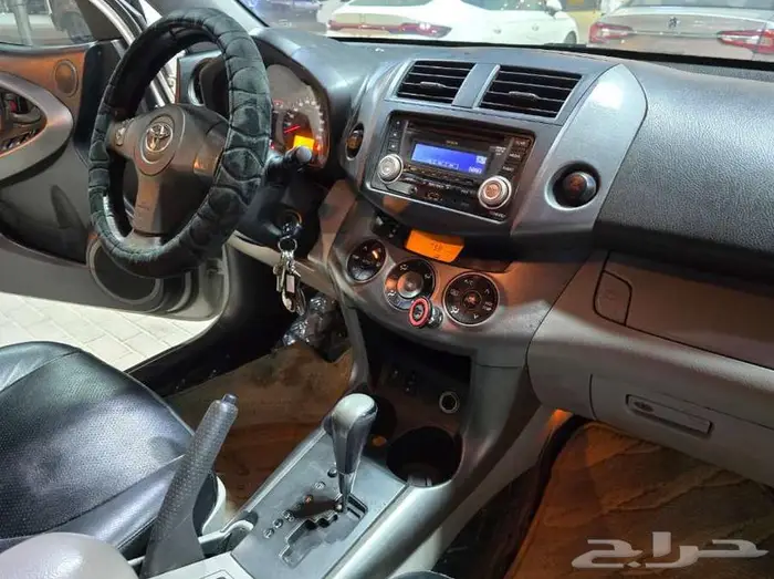 Toyota Rav 4 - 2012 - Limited - Full Option - Automatic 11