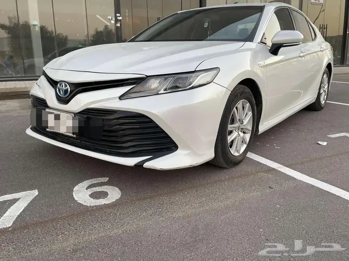 تويوتا كامري أبيض هايبرد 2019 1