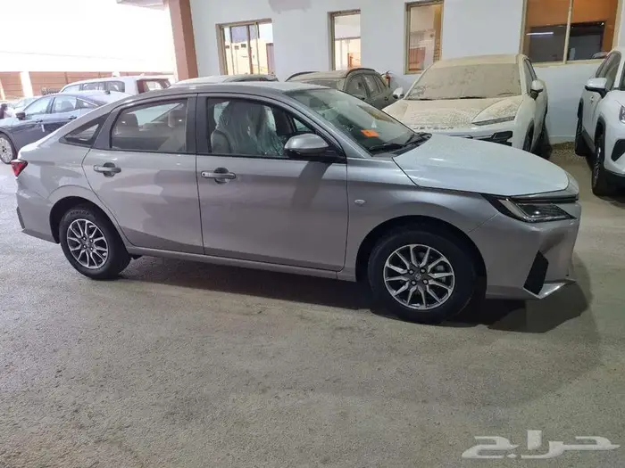 يارس 2026 ستاندر أبيض أو رمادي كاش وتمويل ميسر 3