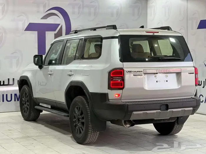 تويوتا برادو TXL2 بنزين 2025 4