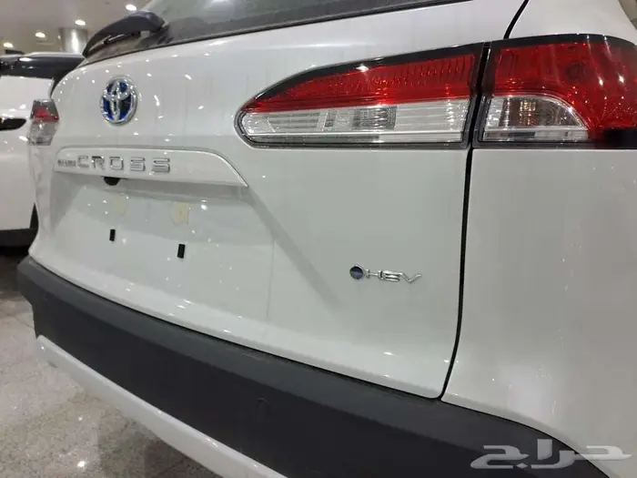 تويوتا كورولا كروس LE ستاندر هايبرد موديل 2025 4