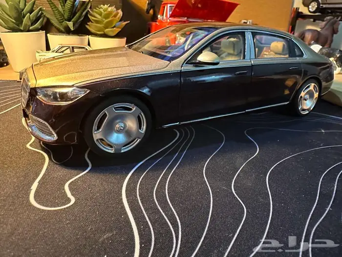 Mercedes-Maybach S 680 4MATIC مجسم وكالة مرسيدس 8