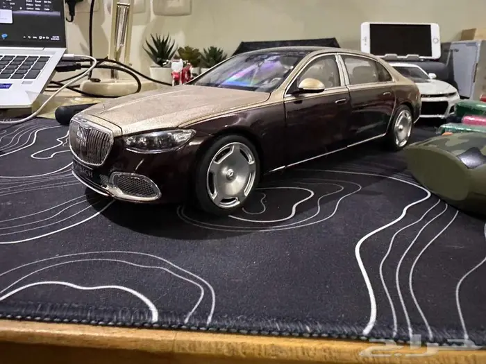 Mercedes-Maybach S 680 4MATIC مجسم وكالة مرسيدس 4