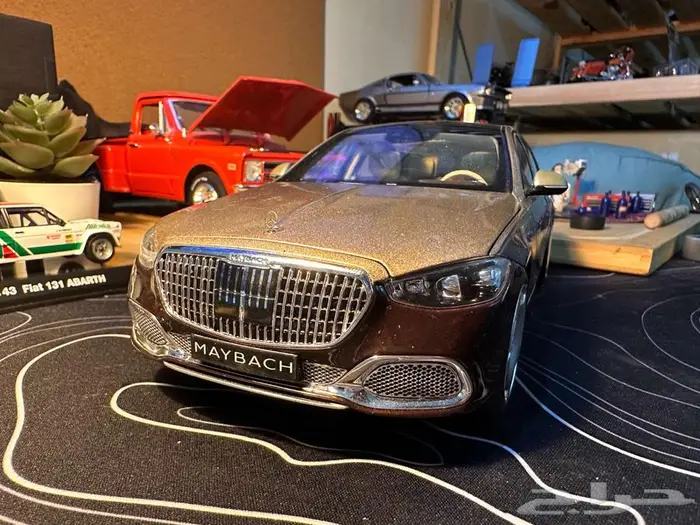 Mercedes-Maybach S 680 4MATIC مجسم وكالة مرسيدس 11