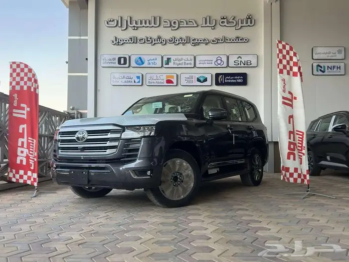 تويوتا لاندكروزر GXR L3 بنزين 2025 سعودي رصاصي 0