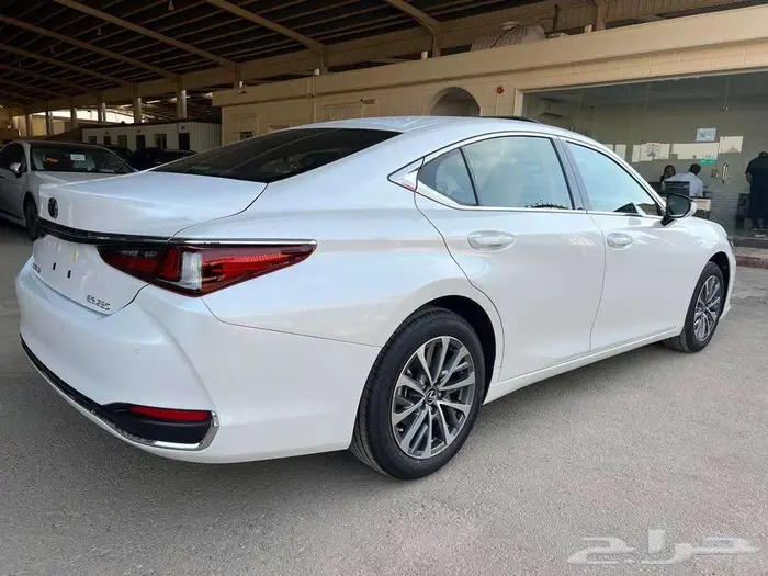 لكزس ES250 AA 2025 كاش واقساط ودفعتين 9