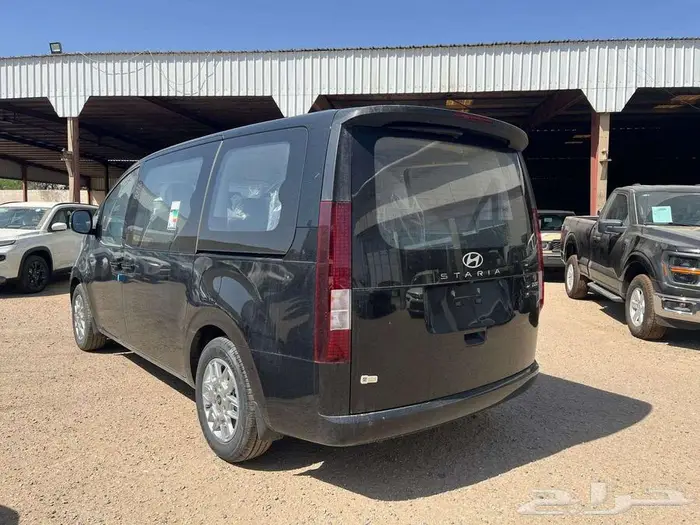هيونداي ستاريا 2025 نقد وتقسيط 4