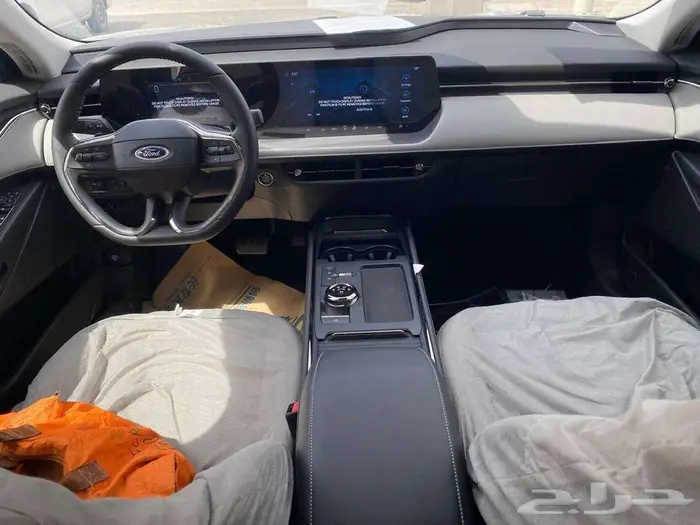 عرض للكاش فورد تورس امبيانتي 2025 9