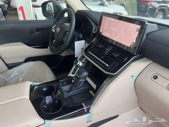 لاندكروزر جي اكس ار رقم 4 و 3 بنزين 2025 29