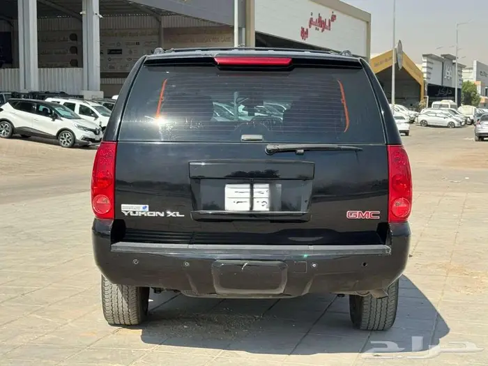 جمس يوكن XL طويل 2014 عداد 250 الف كم وارد الجميح 5