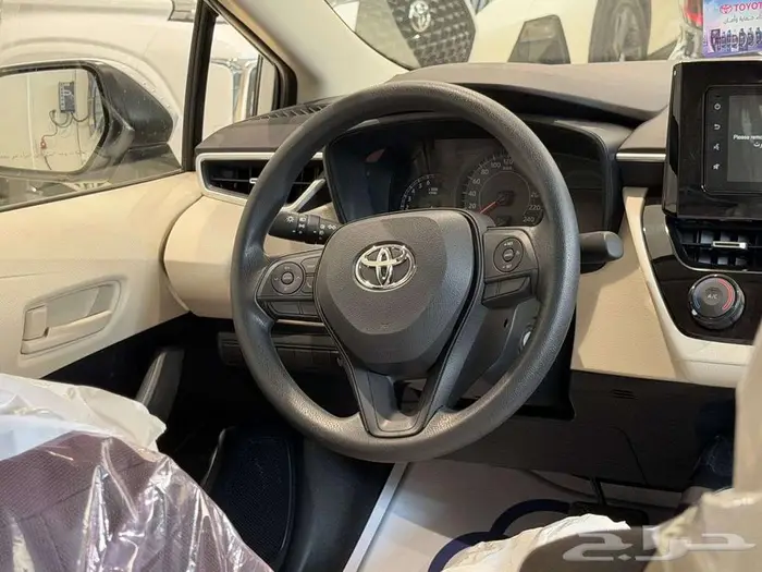 تويوتا كورولا استاندر طيس 2.0 2025 4