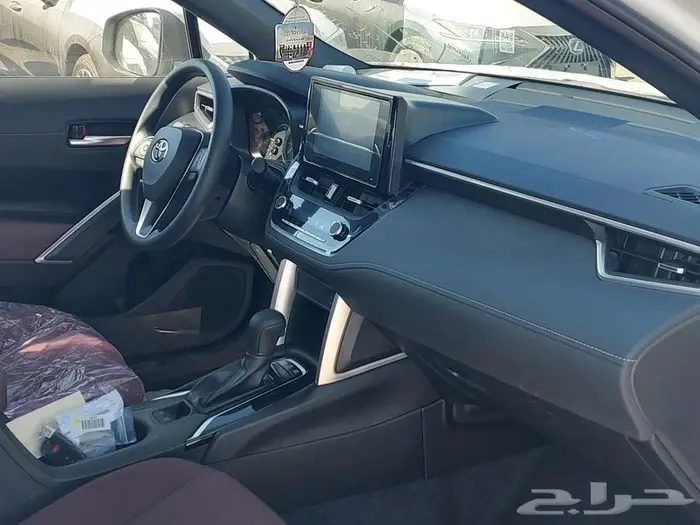 تويوتا كورولا كروس XLE نص فل 2025 سعودي 1