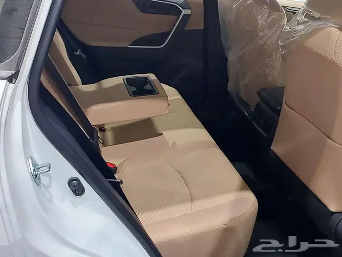 تويوتا راف فور LE دفع رباعي بنزين 2025 17