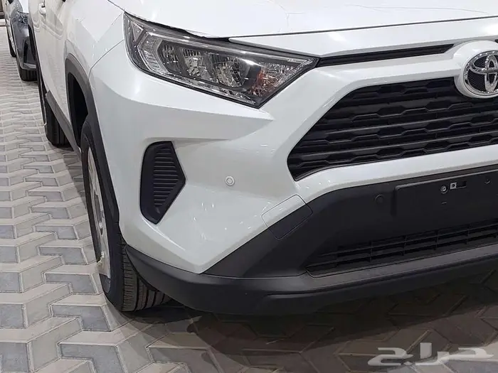 تويوتا راف فور LE دفع رباعي بنزين 2025 5