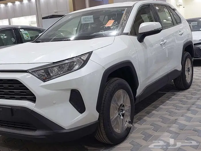 تويوتا راف فور LE دفع رباعي بنزين 2025 20