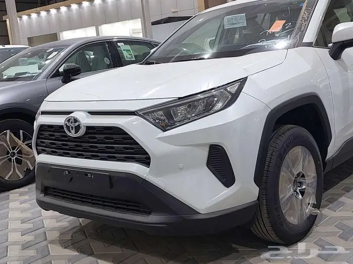 تويوتا راف فور LE دفع رباعي بنزين 2025 1