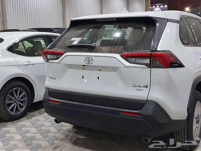 تويوتا راف فور LE دفع رباعي بنزين 2025 7