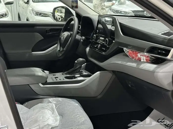 تويوتا هايلاندر LE 4X2 هايبرد 2025 14