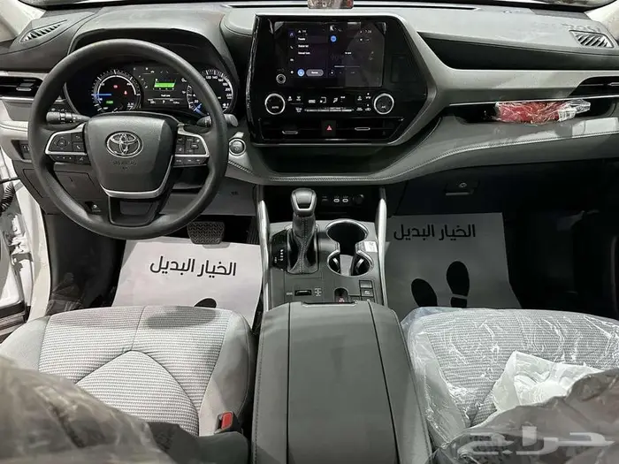 تويوتا هايلاندر LE 4X2 هايبرد 2025 15