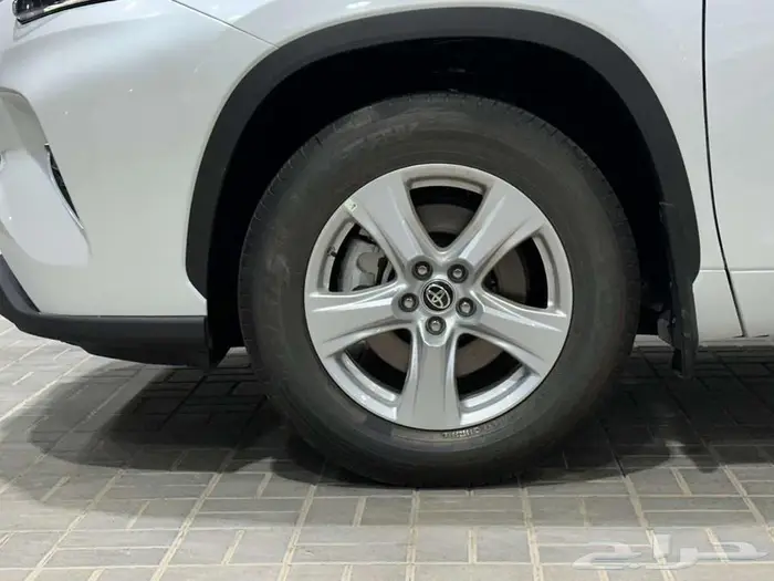 تويوتا هايلاندر LE 4X2 هايبرد 2025 8