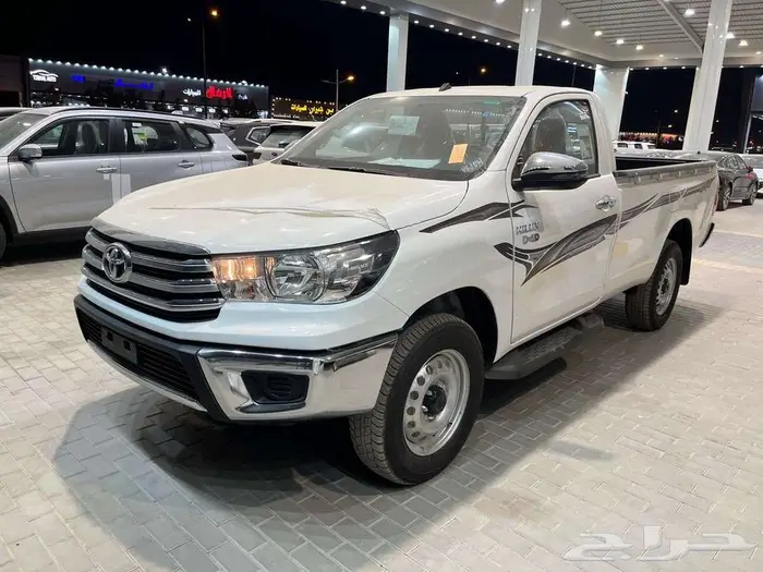 تويوتا هايلكس غمارة ديزل دبل GLX قير عادي 2025 سعودي 1