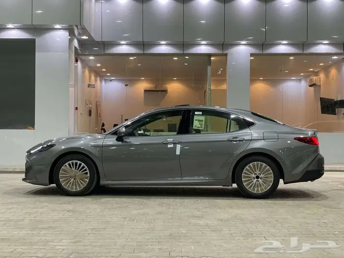 تويوتا كامري E PLUS هايبرد 2025 - أقل سعر 8