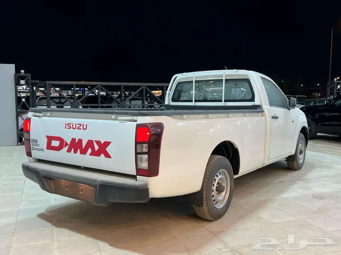 ايسوزو D-Max غمارة موديل2025 لدى خالد للسيارات 2