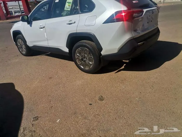 تويوتا راف فور دبل فتحة و بدون فتحة 2025 4