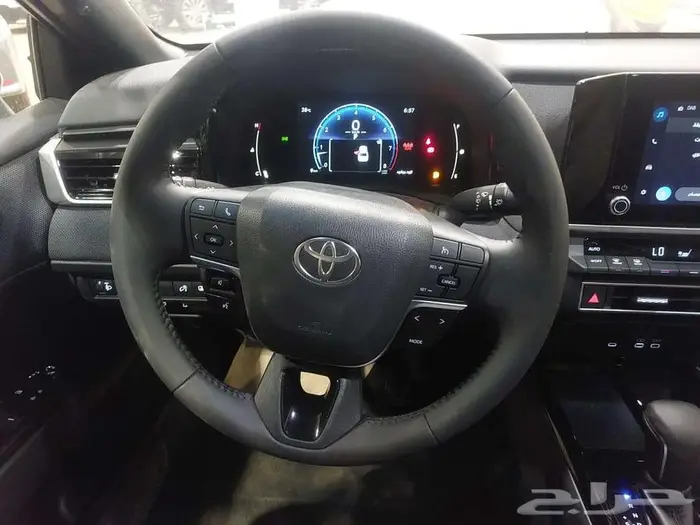 تويوتا كامري LE بنزين 2025 سعودي 5