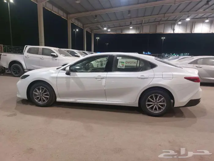 تويوتا كامري E بنزين جنوط 2025- سعودي 2