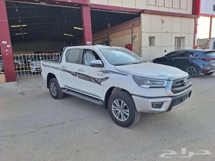 هايلوكس غمارتين دبل بنزين قير عادي 2025 سعودي 0