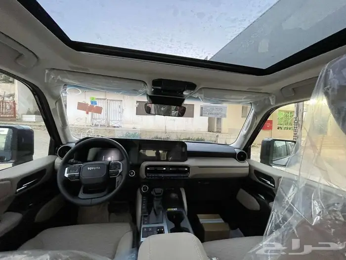 تويوتا برادو TXL3 بنزين 2025 - اسود 7