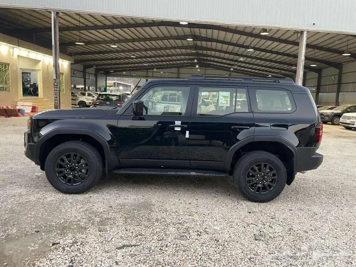 تويوتا برادو TXL3 بنزين 2025 - اسود 2