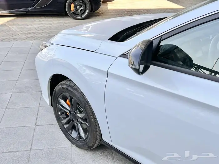 امتلك الان دونج فينج ميج E3 Ultimate 2026 12