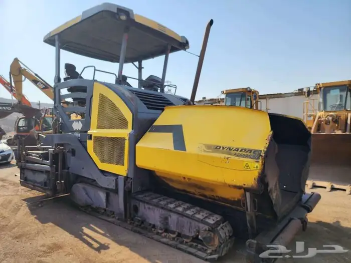 فرادة اسفلت دينباك موديل 2014 شغال 4200 ساعه 1