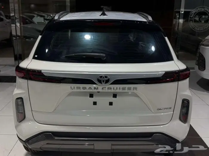 اوربان فل ابيض سقف اسود بنزين 2026 5