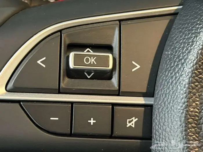 اوربان فل ابيض سقف اسود بنزين 2026 7