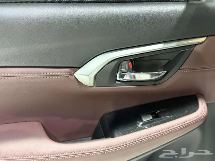 اوربان فل ابيض سقف اسود بنزين 2026 19