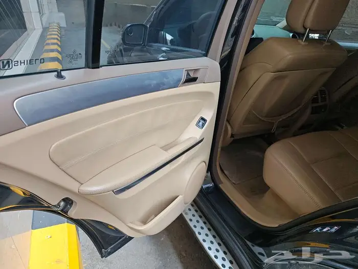 مرسيدس جيب رياضي جفالي ML63 AMG 2006 34