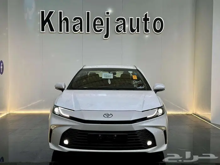 كامرى E هايبرد 2025 كاش واقساط ابيض واسود 1
