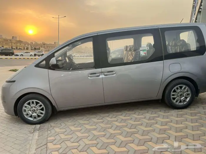 هيونداي ستاريا 11 راكب ديزل 2025 لمبيعات المعارض والجملة 7