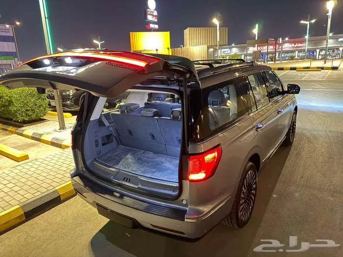 Lincoln Navigator Presidential 9